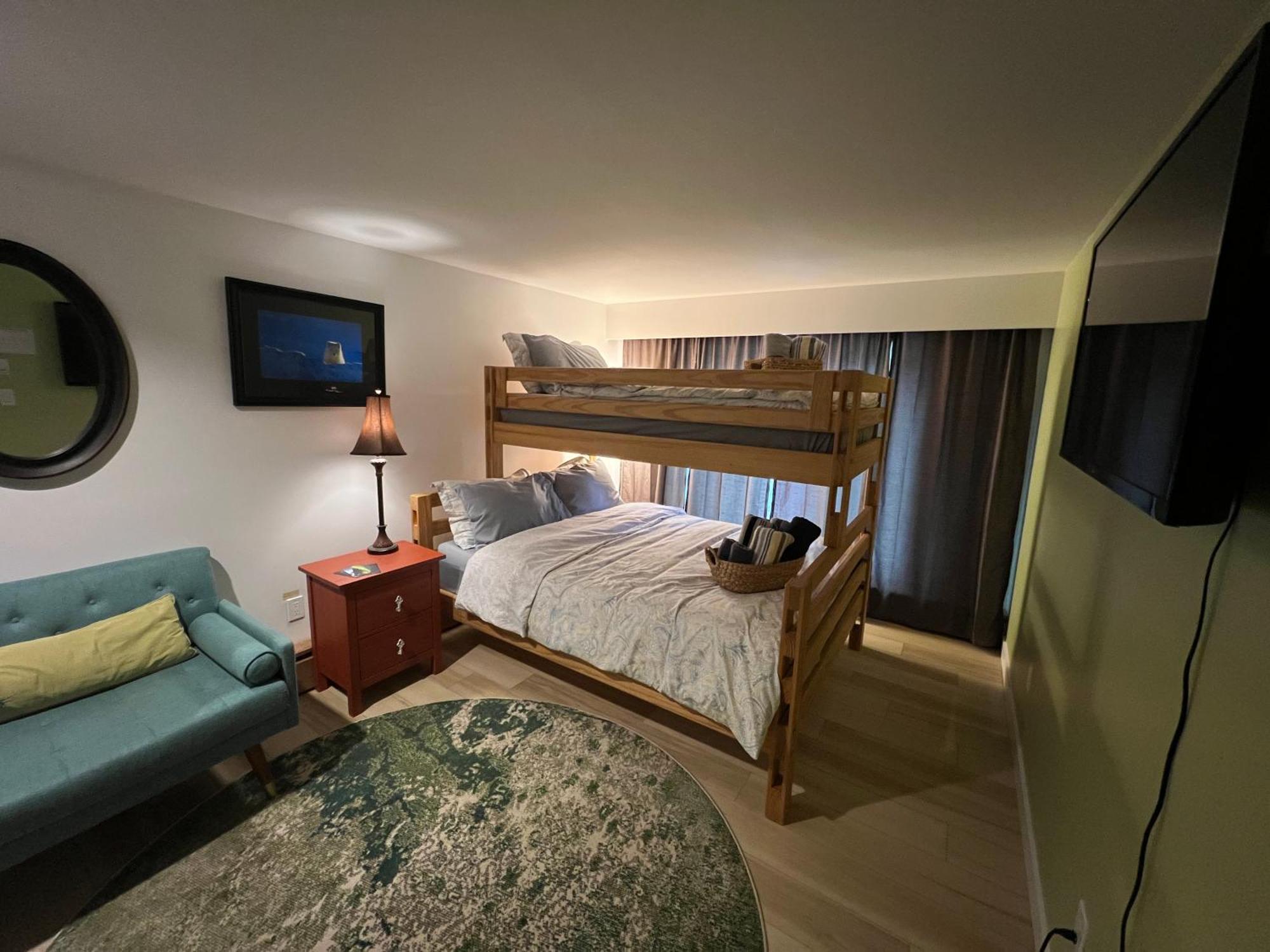 好丘。Hacho House Bed and Breakfast Yellowknife Buitenkant foto
